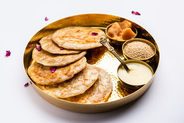 Til Gul roti for Makar Sankranti. Sweet Chapati, poli made using Sesame seeds, jaggery