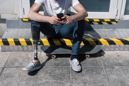 Crop skater with leg prosthesis using smartphone