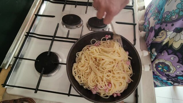 Shot from the top of these delicious spaghetti carbonara.