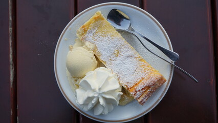 Topfenstrudel