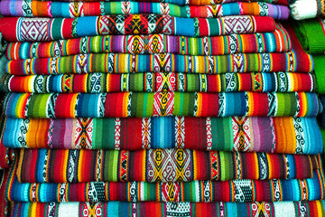 Fototapeta na wymiar Textiles del cusco, cultura Inca