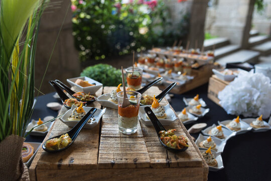 banquet de mariage - verrines et d&eacute;lices &agrave; d&eacute;guster lors d'une r&eacute;ception - traiteur - Ap&eacute;ritif de mariage