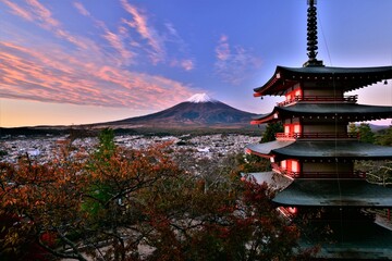 Naklejka premium 富士山五重塔