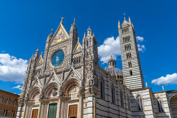 Fototapeta na wymiar Duomo di Santa Maria Assunta, à Sienne, Italie