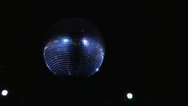 Disco ball spins UHD