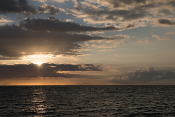 Naklejka premium Dramatic sunset over Anaehoomalu Bay - 3