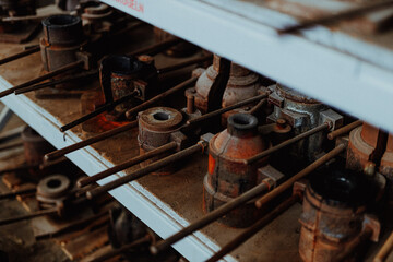 traditionelles Handwerk - Glasbläserei - alte Werkzeuge