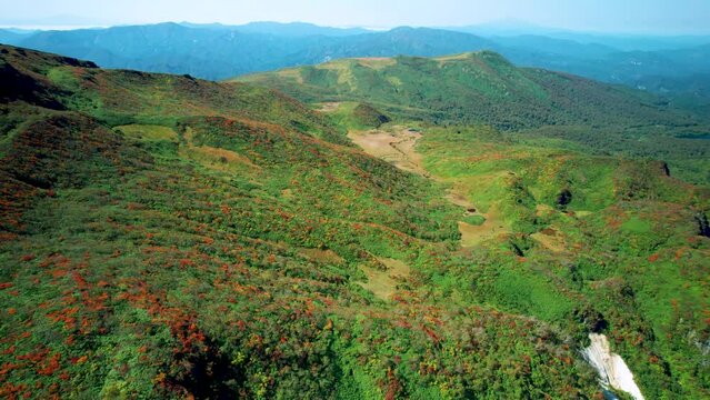 栗駒山の龍泉ケ原を空撮