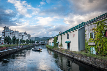 Fototapeta na wymiar 縦撮りの小樽市運河