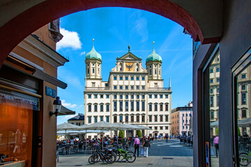 Augsburger Rathaus vom Bogen aus gesehen.