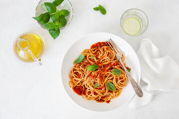 spaghetti with tomato sauce, traditional italian pasta