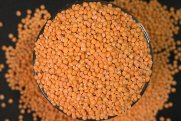 Lentils are rich in protein. It is rich in carbohydrates, vitamins, B proteins and minerals.