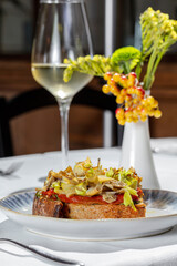 Bruschetta with artichokes