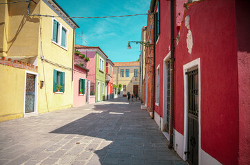 Fototapeta na wymiar narrow street in the old town, Venice