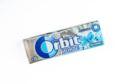 Orbit white freshmint pack isolated on white background