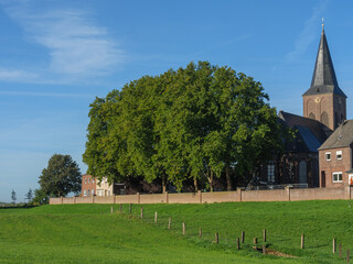 Das alte Fischerdorf Groeth am Rhein