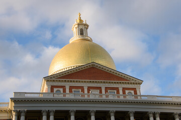 Fototapeta na wymiar View of the Massachusetts State House located in Boston, USA, in the Beacon Hill neighborhood