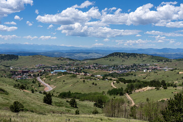 Naklejka premium looking down onto the town of Cripple Creek, Colorado and the surrounding mountains
