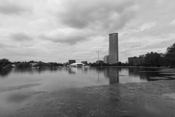 Obraz premium City scape on a cloudy day