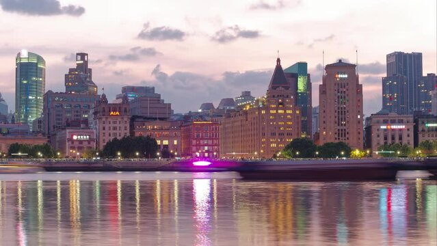 Time lapse of sunset at shanghai bund, landscape of bund skyline from day to night, beautiful cityscape video, 4k footage.