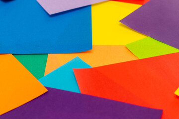 たくさんのカラフルな紙