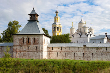 Fototapeta na wymiar At the ancient Spaso-Prilutsky Dimitriev Monastery on a August morning. Vologda, Russia