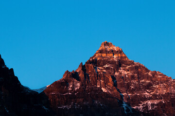 Obraz premium Mountain summits in the morning
