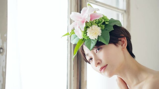 花冠をつけた女性　美容イメージ