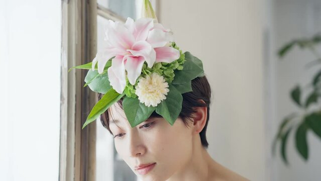花冠をつけた女性　美容イメージ