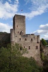 Fototapeta na wymiar Le château médiéval de Belcastel dans le département de l'Aveyron