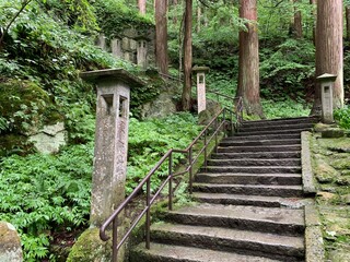山寺の石段