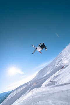 freestyle skier in Leysin