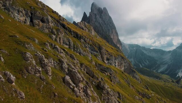 Beautifull Seceda Ridgeline in Italy, breathtaking mountain views, valleys and cliffs.