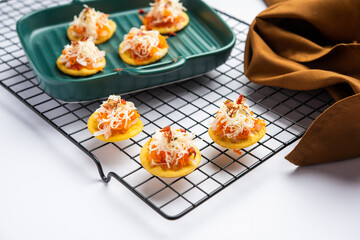 Papdi pizza are mini food bites, Indian kids favourite party snack