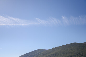 北蔵王の景色　上空に巻雲（すじぐも）