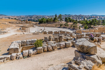 A view from the Temple of Zeus over the ancient Roman settlement of Gerasa in Jerash, Jordan in summertime