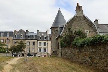 Fototapeta na wymiar Rue typique, ville de Morlaix, département du finistère, Bretagne, France
