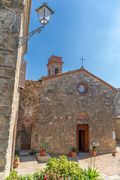 Prepositura di San Michele Arcangelo, &agrave; Chiusdino, Italie