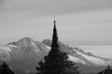 Wieża w górach