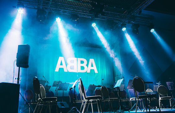 Preparing for the concert performance of cover versions of songs by ABBA