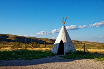 tent in the mountains © MarekLuthardt