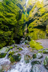 die beeindruckende Felsspalte von Rauðfeldsgjá Gorge auf der Halbinsel Snæfellsnes von Island