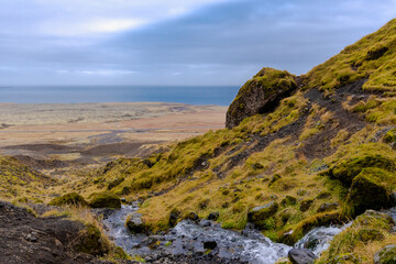 die beeindruckende Felsspalte von Rauðfeldsgjá Gorge auf der Halbinsel Snæfellsnes von Island