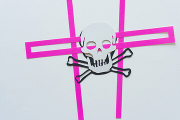 smiling skull heads and crossbones on pink lines (cross)