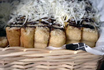Obraz premium Toast with chocolate and cheese topping