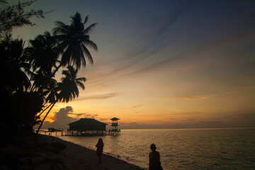 Fototapeta premium beautiful sunset on derawan beach