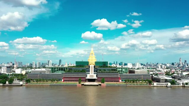 Sappaya Sapasathan (The Parliament Of Thailand), Government Office, National Assembly With Golden Pagoda On The Chao Phraya River In Bangkok. 4K	