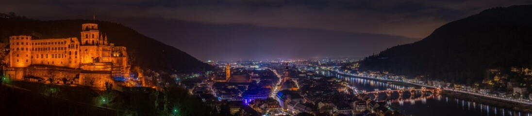 Fototapeta na wymiar Heidelberg bei Nacht