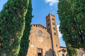 Fototapeta na wymiar Basilique San Clemente in Santa Maria dei Servi, à Sienne, Italie