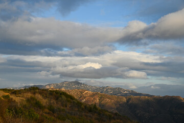 Naklejka premium Clouds over Santa Monica Mountains in Malibu